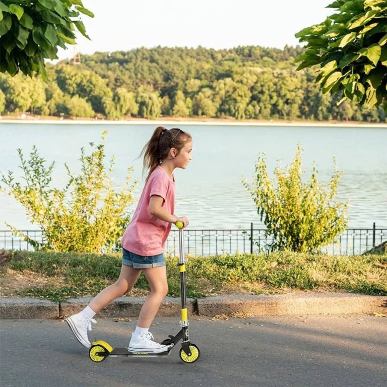 XQ Max fekete és limezöld összecsukható roller lábfékkel